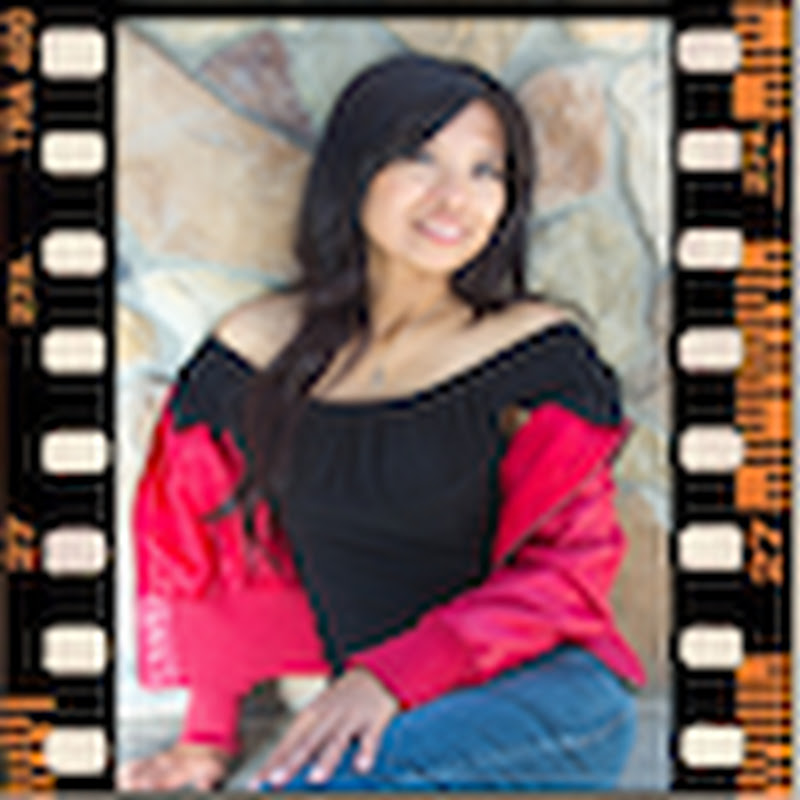 Wanderlust Diaries Logo