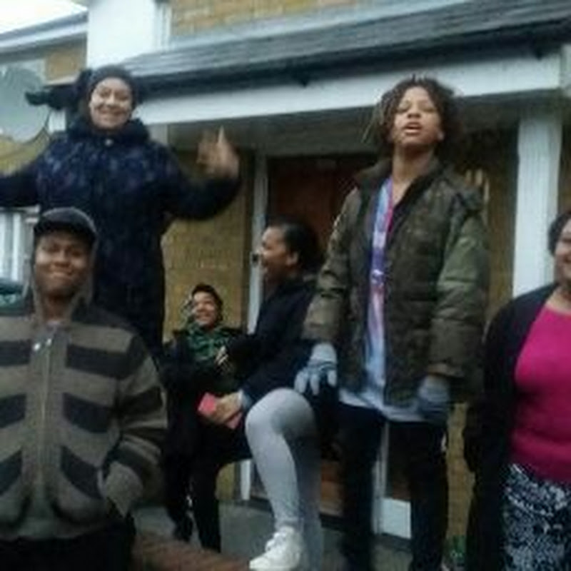 Wayne Halliburton Logo