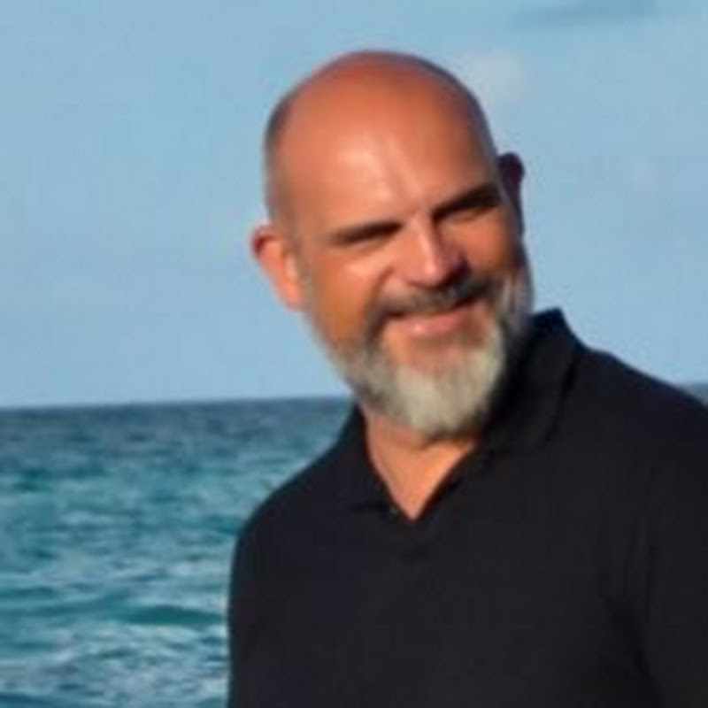 Víctor Sánchez del Real Logo