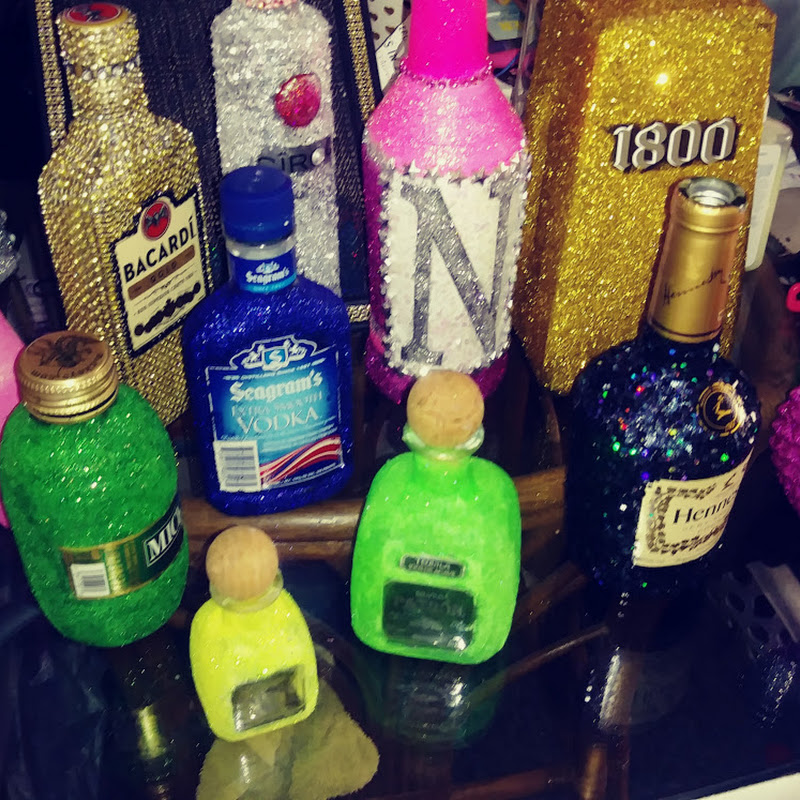 BlinginBlazinBottles ShaDe  Shantel Logo