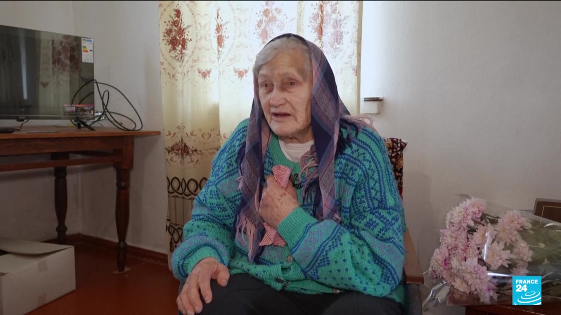 Video thumbnail for Elderly Ukrainian woman rescued using robotic vehicle
