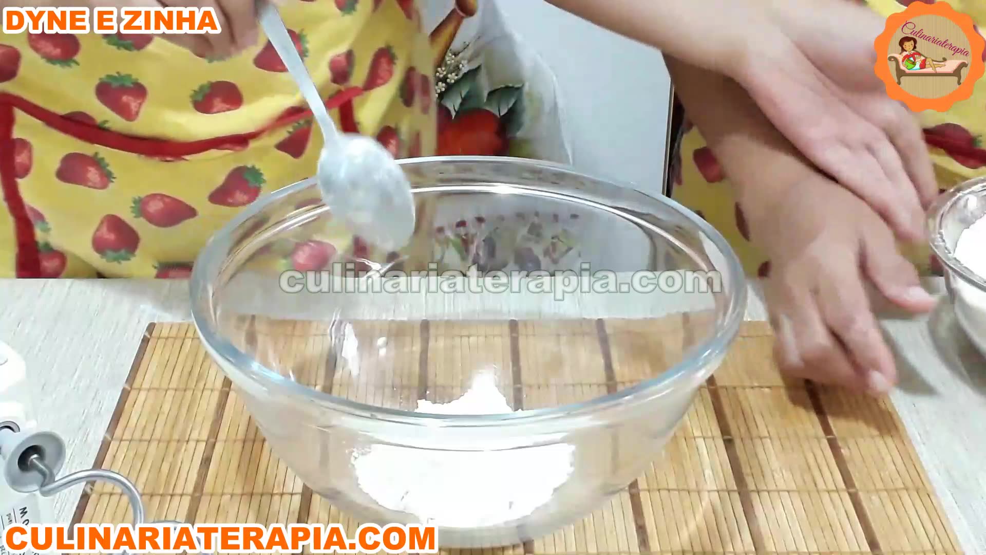 Video thumbnail for Panetone Fácil com Leite Condensado — O Mais Macio, Aromático e Fofinho Que Você Vai Fazer!