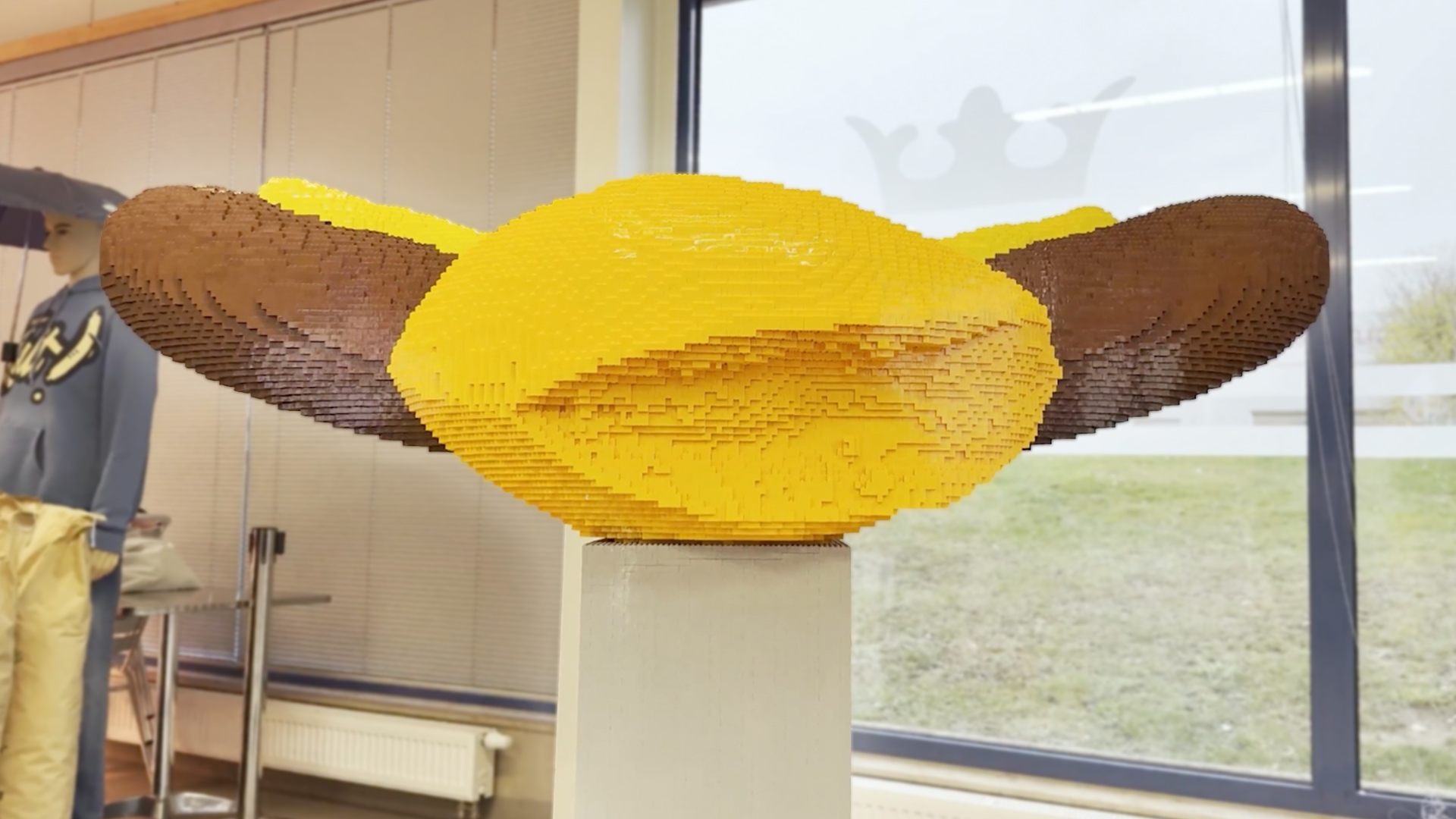 Video thumbnail for Largest LEGO Brick Sausage