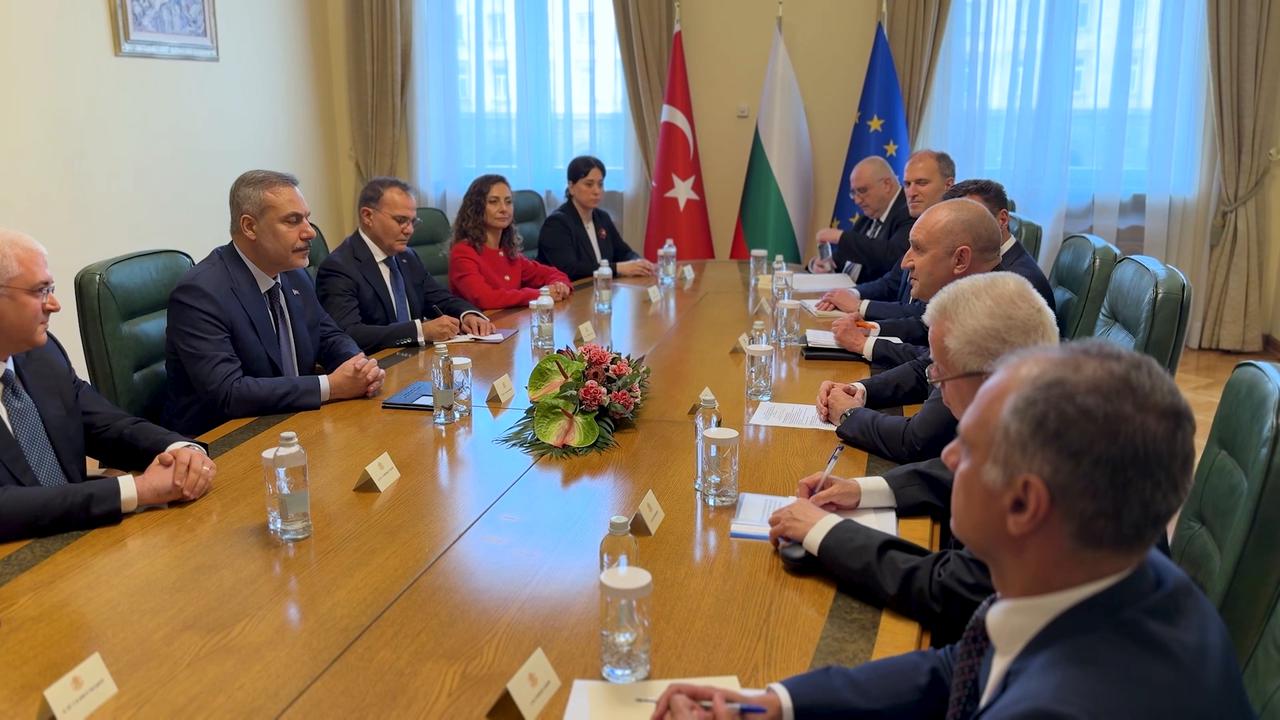 Video thumbnail for Bulgaria: Bulgarian president receives Turkish FM Hakan Fidan in Sofia.