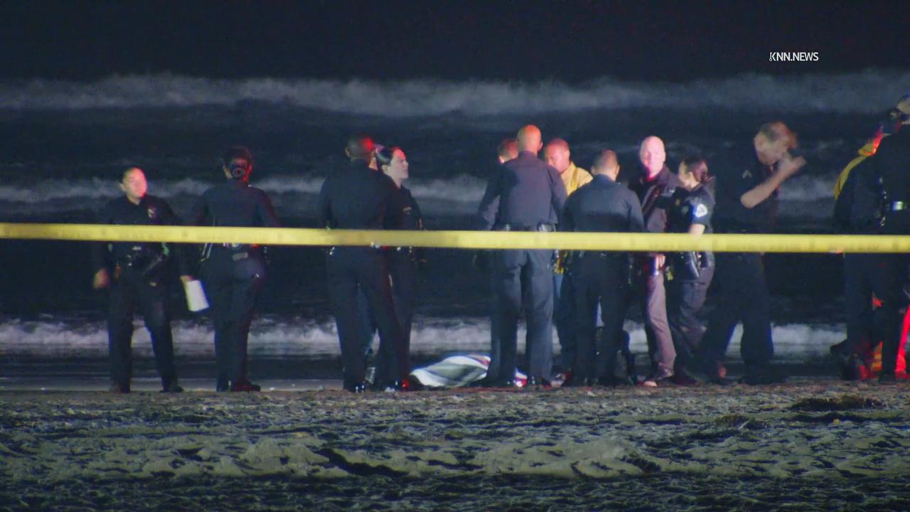 Video thumbnail for US, Los Angeles: Venice Beach Person Found Dead on Beach With Gunshot Wound.