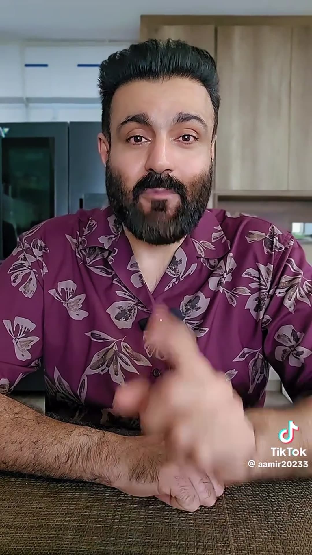 Video thumbnail for 1000118525