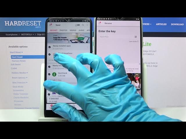 Video thumbnail for How to Transfer Files from Motorola Device to MOTOROLA Edge 20 Lite – Install Send Anywhere App