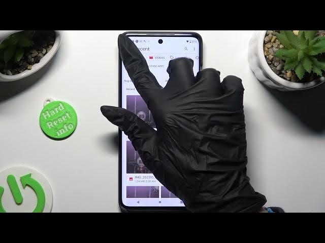 Video thumbnail for How to Add Picture to Your Text Message on MOTOROLA Edge 40 Neo