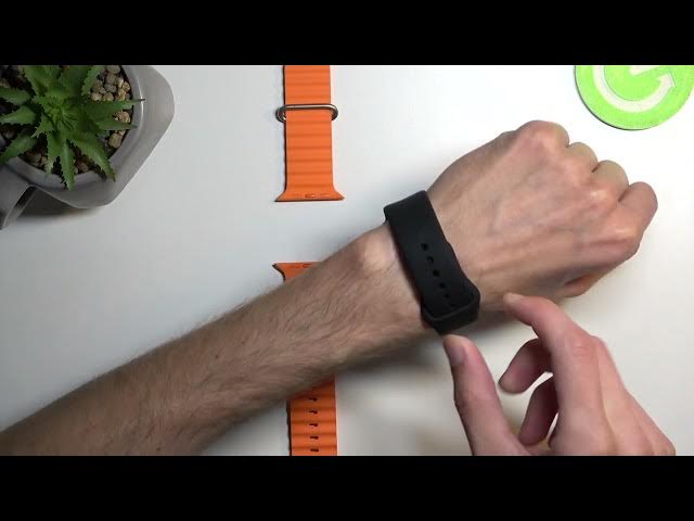Video thumbnail for How to Apply Silicone Band on APPLE Watch Ultra 2