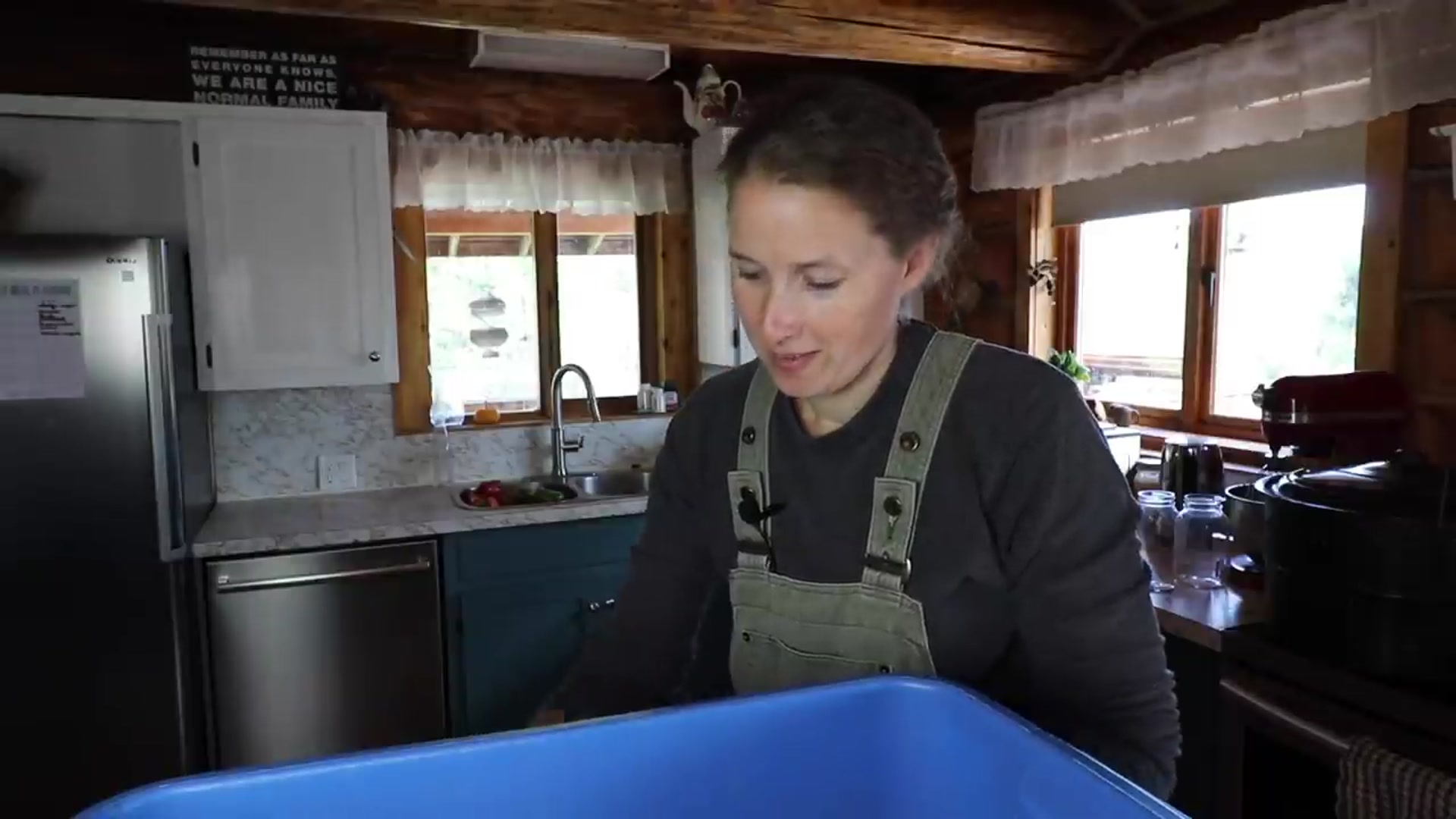 Video thumbnail for Free Food    How to Can Simple Delicious Apple Sauce(720P HD)