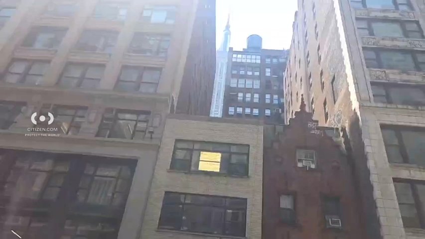Video thumbnail for Two people in custody after climbing to top of Empire State Building