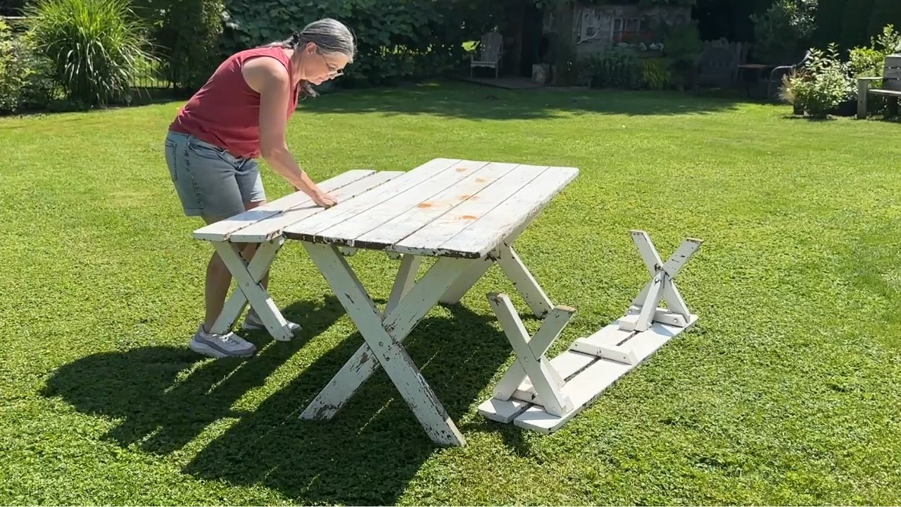 Video thumbnail for She Turns An Old Picnic Table Into A Dining Room Masterpiece