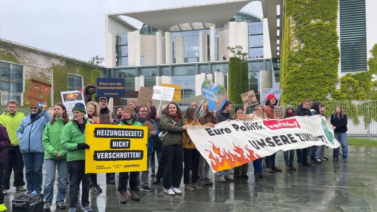Video thumbnail for Germany: Environmental activists protest planned changes to Germany’s energy law in Berlin.