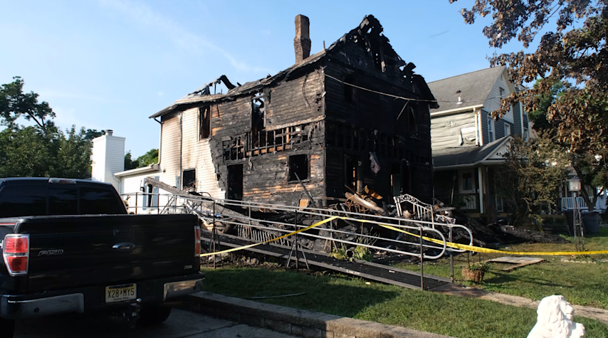 Video thumbnail for Early morning fire tears through Jamesburg home