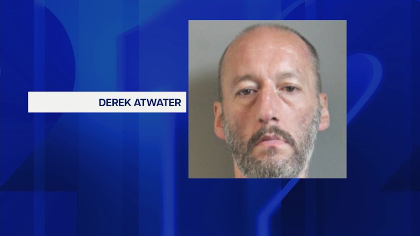 Video thumbnail for Man arrested for stealing candy from Bellerose Terrace 7-Eleven at knifepoint