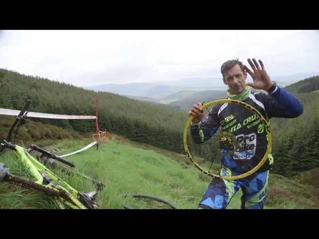 Video thumbnail for Tweedlove Enduro World Series 2014 Thursday Practice