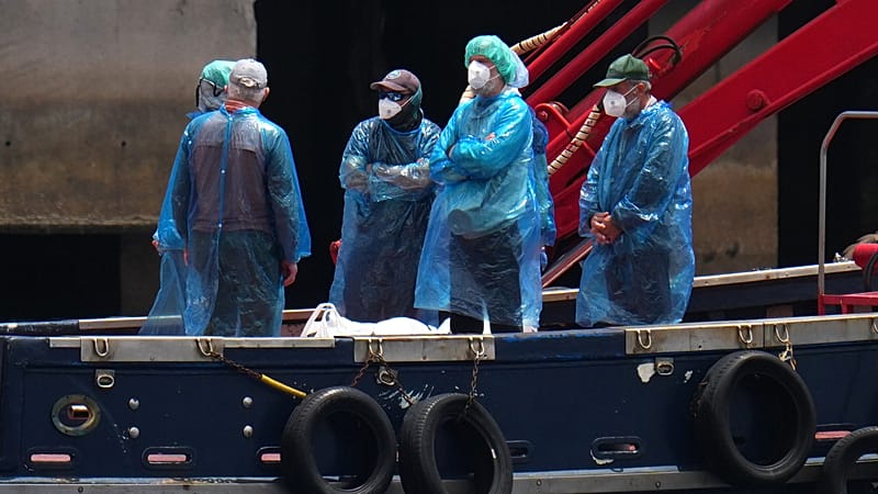 Video thumbnail for Passengers evacuated from hantavirus-affected cruise ship