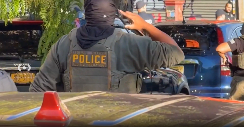 Video thumbnail for Congressional candidate criticizes mayor over NYPD commissioner's ICE response