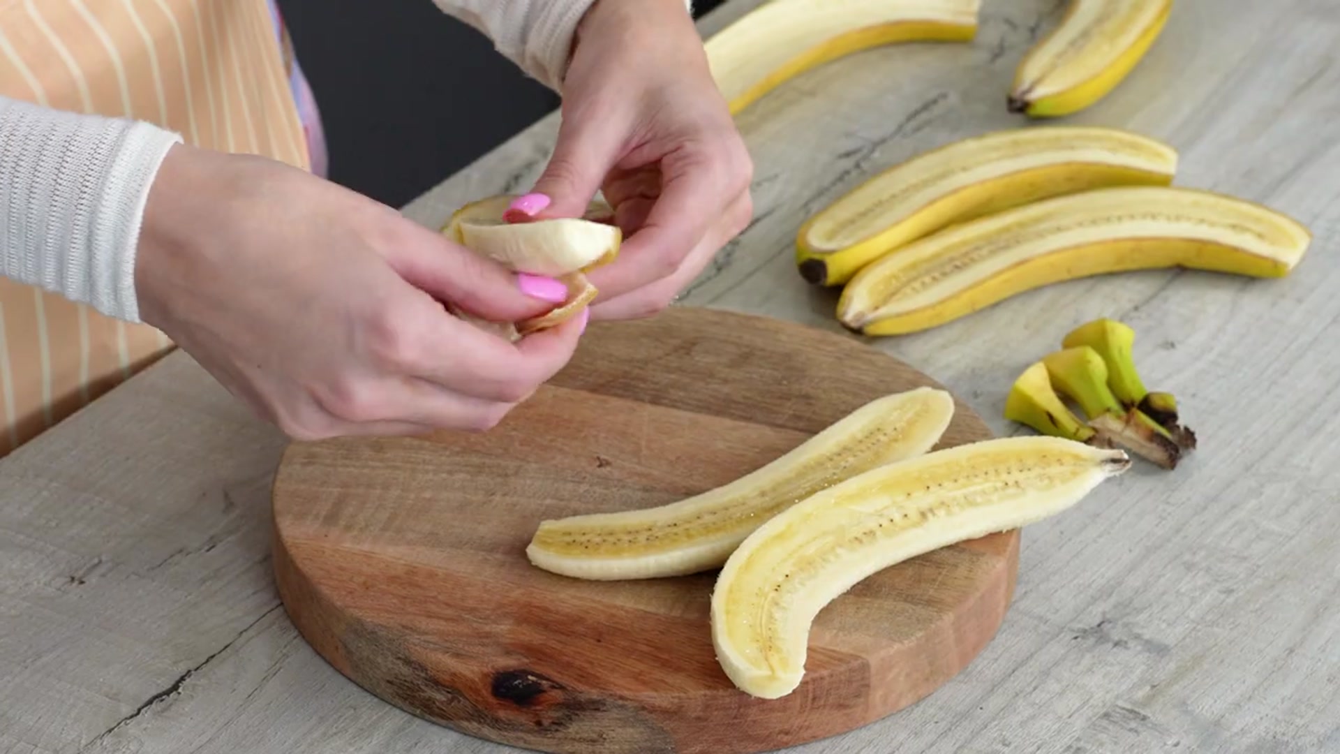 Video thumbnail for I Tried The Famous Dessert That s Driving The World Crazy(720P HD)