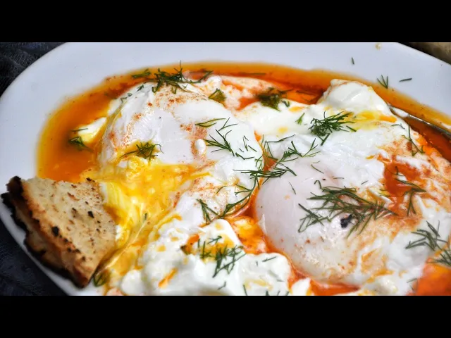 Video thumbnail for Mic dejun rapid si delicios! Oua turcesti cu iaurt, traditionalul Cilbir. Bun de da dependentaπ€π€π€