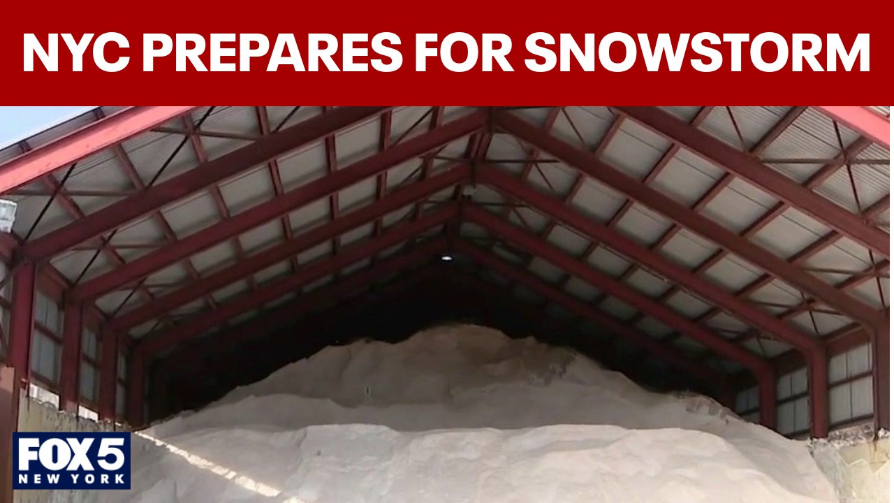 Video thumbnail for NYC prepares for weekend snowstorm