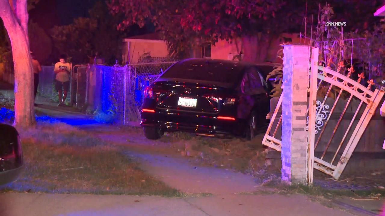 Video thumbnail for US, Los Angeles: Baldwin Park Vehicle Crashes Through Fence and Lands in Front Yard.