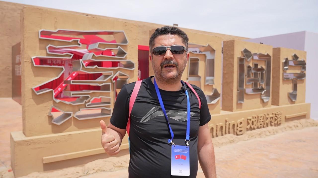 Video thumbnail for China: Global South media group explores Minning Town's transformation in NW China.