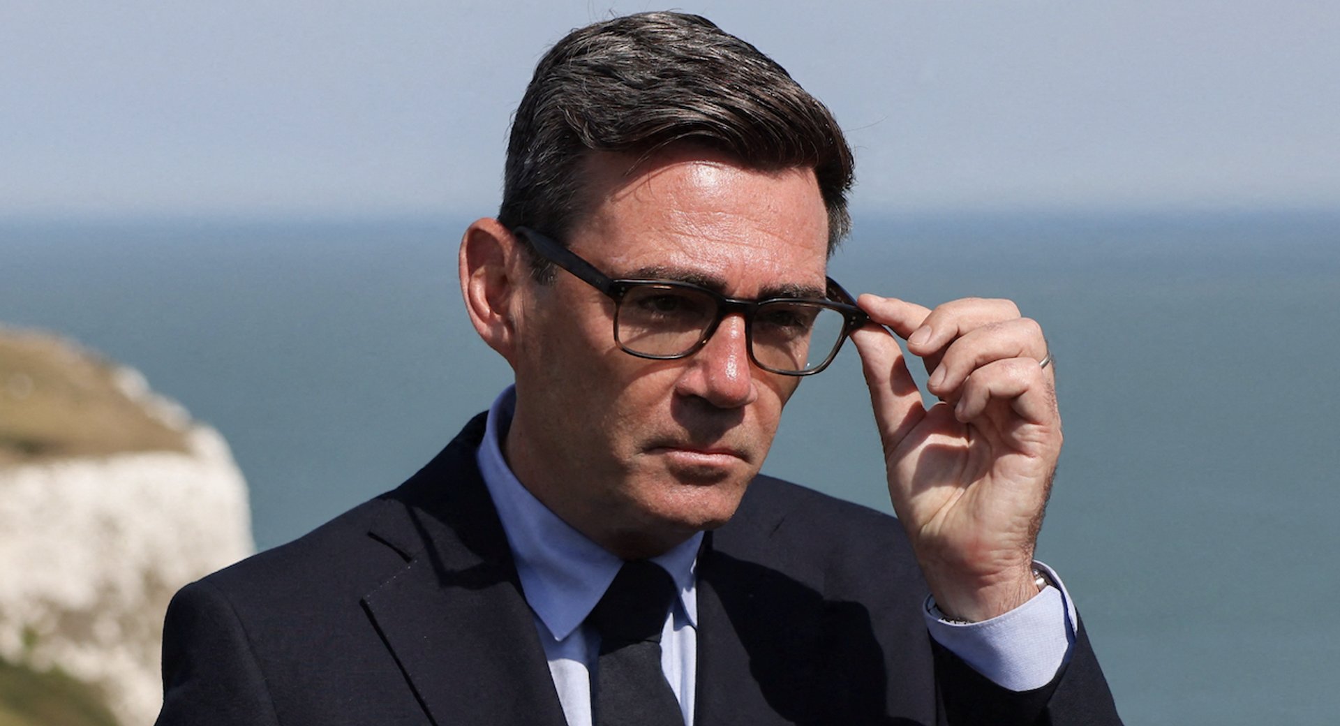 Video thumbnail for UK PM Burnham vows to be ‘relentless’ on Channel migrant crossings