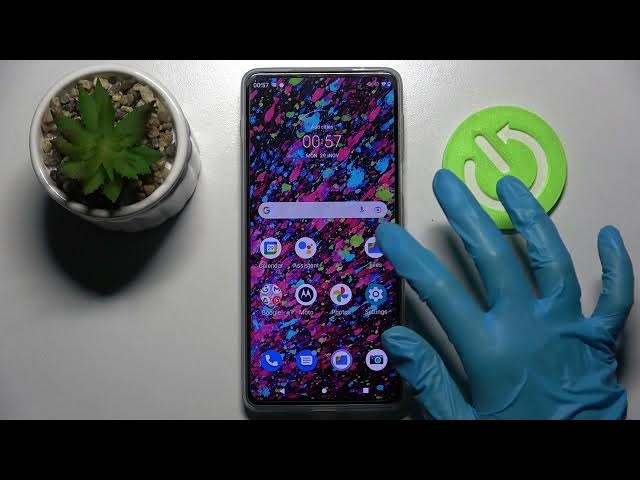 Video thumbnail for How to Clean Storage on MOTOROLA Edge 20 Pro - Speed Up Device