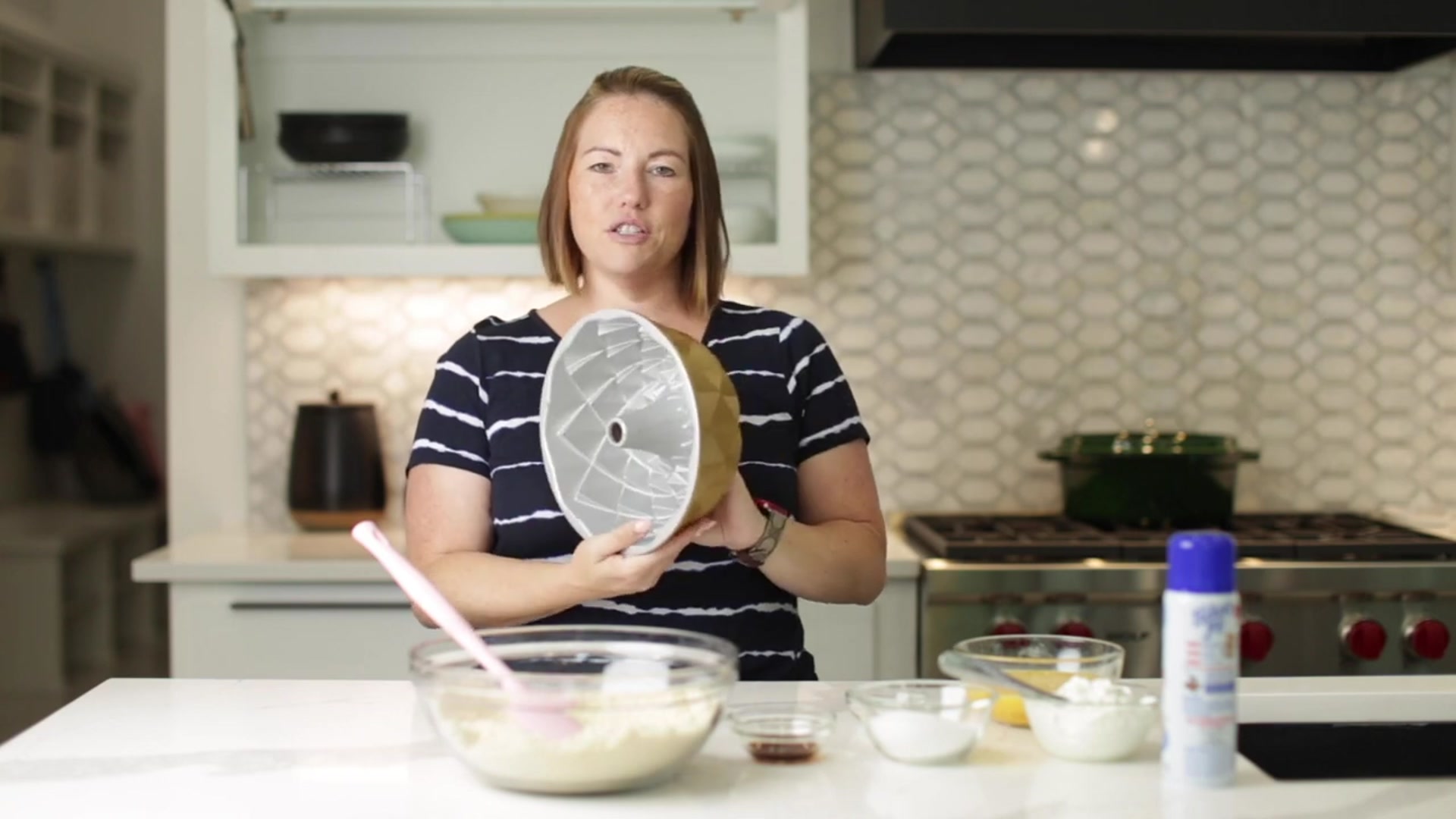 Video thumbnail for Keto Vanilla Bundt Cake(720P HD)