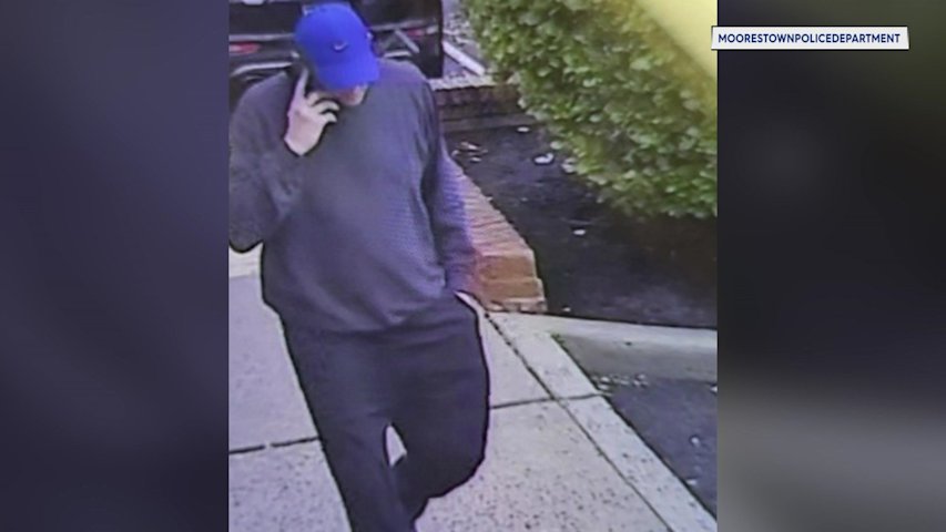 Video thumbnail for Police: Ice cream shop robber claimed to have gun before fleeing with cash