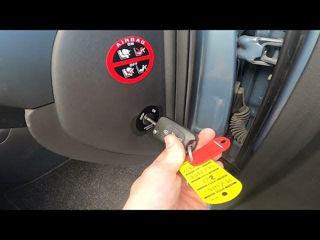 Video thumbnail for How to Enable or Disable Passenger Airbag in Hyundai i30 I ( 2007 – 2012