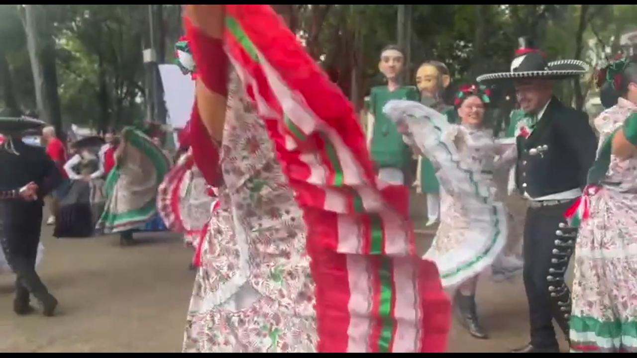 Video thumbnail for Mexico: Mexico Czechia Fans Gather Before Match 5.