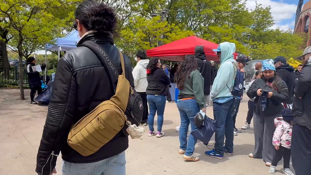 Video thumbnail for US: Fans Before NYCFC VS DC UNITED-MLS 8.