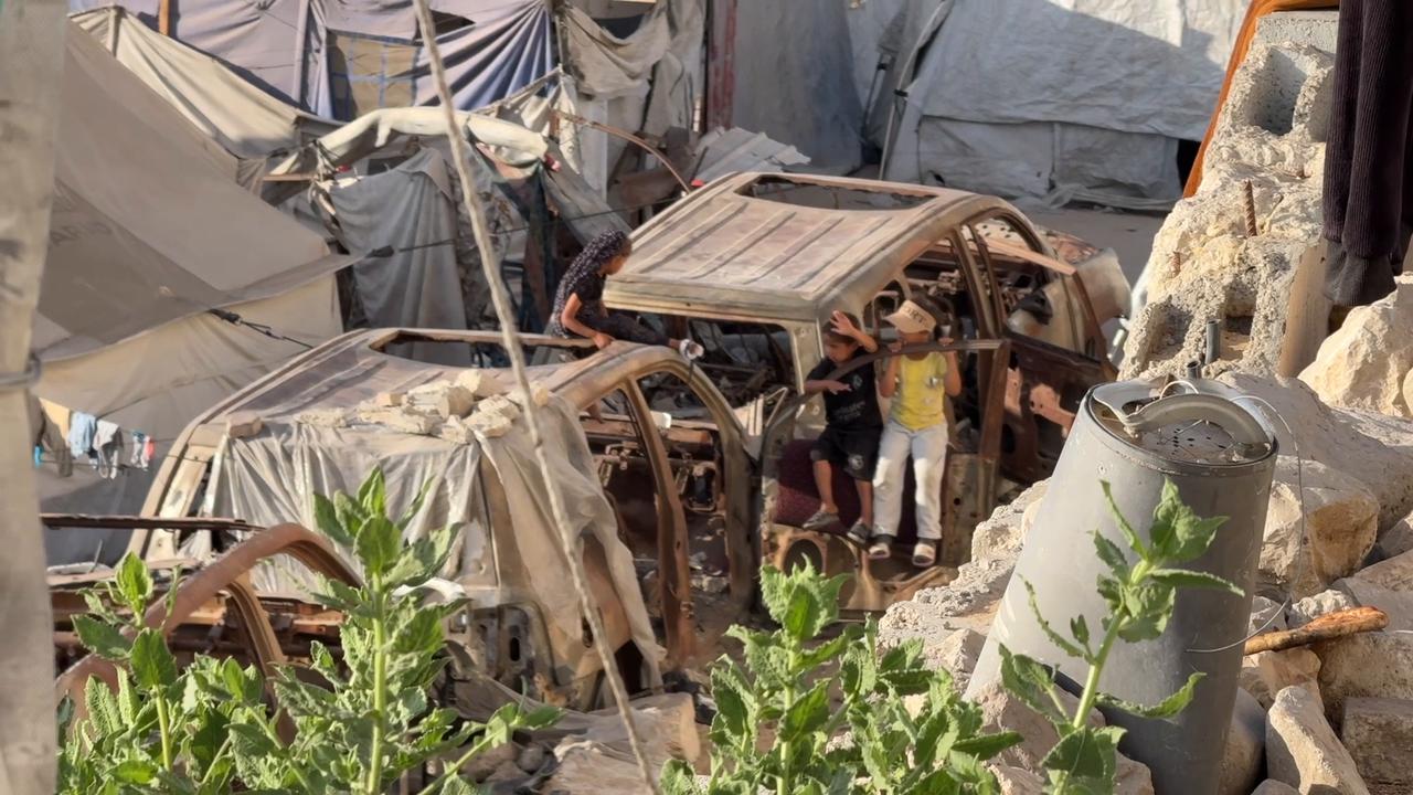 Video thumbnail for Gaza Children Find Moments Of Play 5.