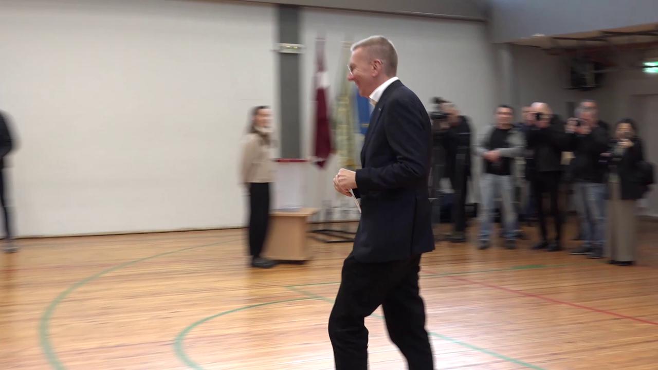 Video thumbnail for Latvia: Parliamentary Election in Riga.