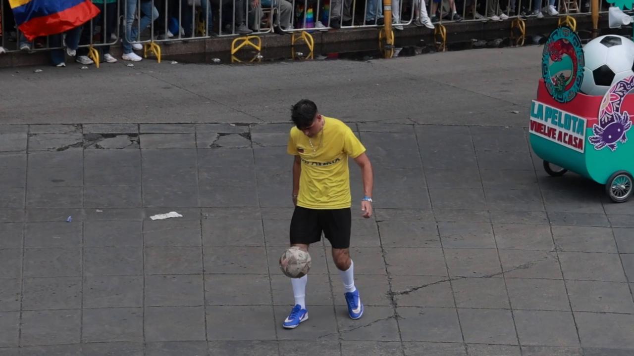 Video thumbnail for Mexico: Mexico City stages World Cup parade as tournament celebrations sweep capital.