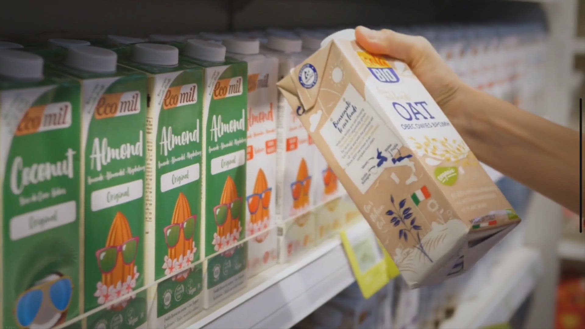 'Video thumbnail for When Can Babies Start Drinking Cow’s Milk? Knowing How to Transition'
