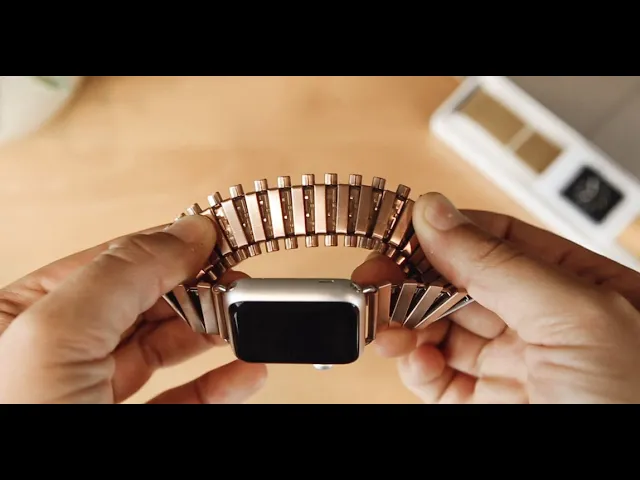 Video thumbnail for Fill the style deficit in tech: Rilee & Lo Rose Gold Apple Stretch-Link Watch Band [CoM Store]