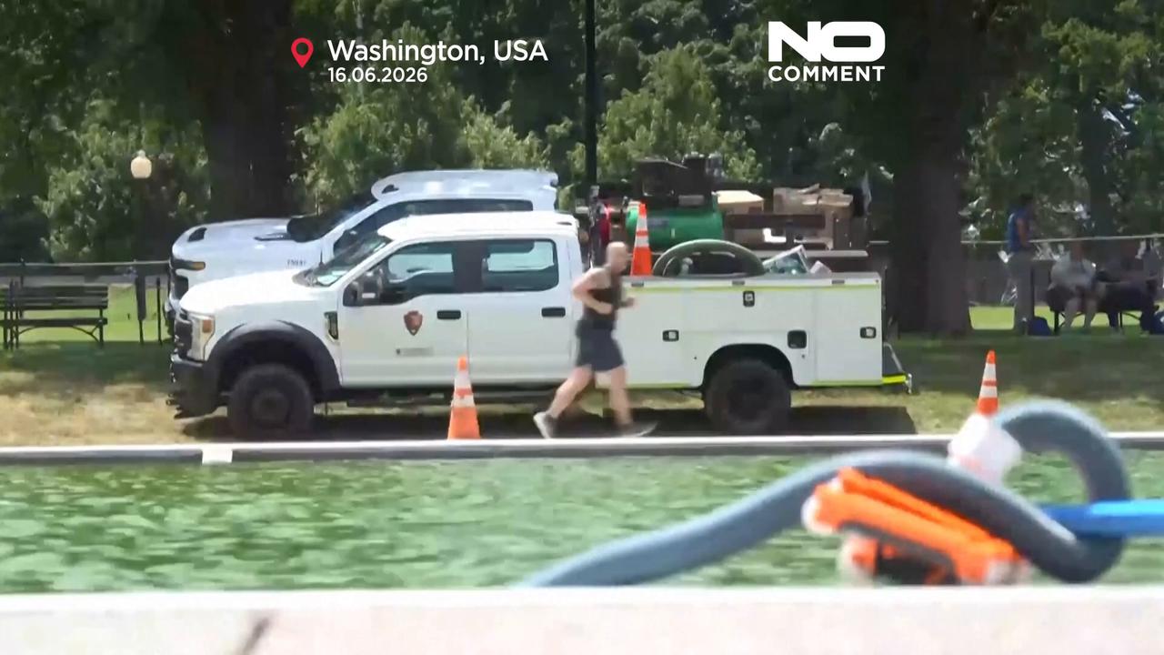 Video thumbnail for Washington's Lincoln Memorial pool turns green days after renovation