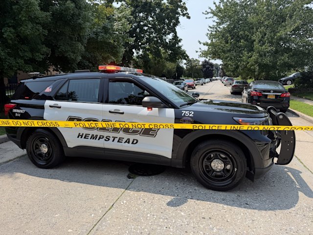 Video thumbnail for Two men found dead from gunshot wounds in Hempstead home