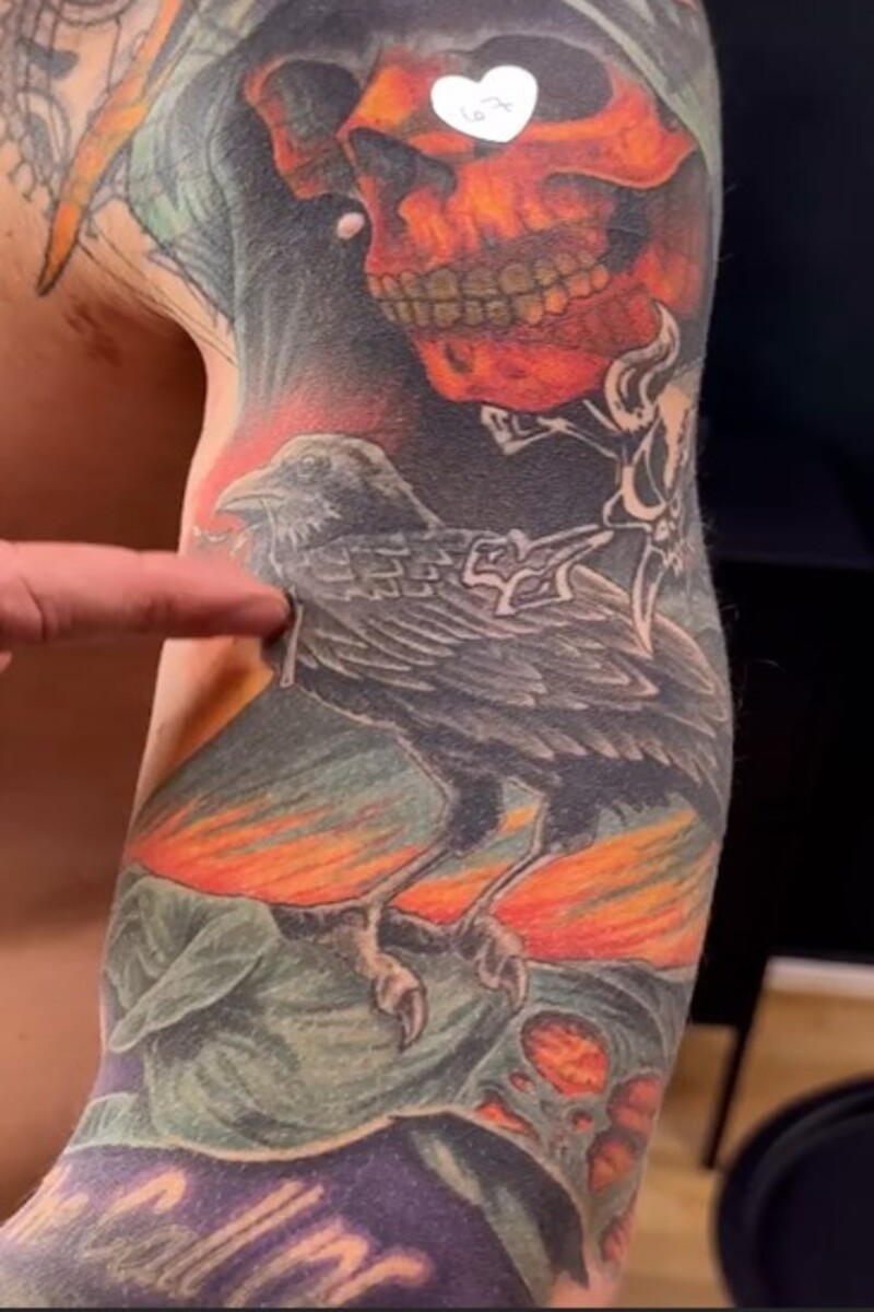 Video thumbnail for Most tattoos of the same band  72 by Tom Engelbrecht