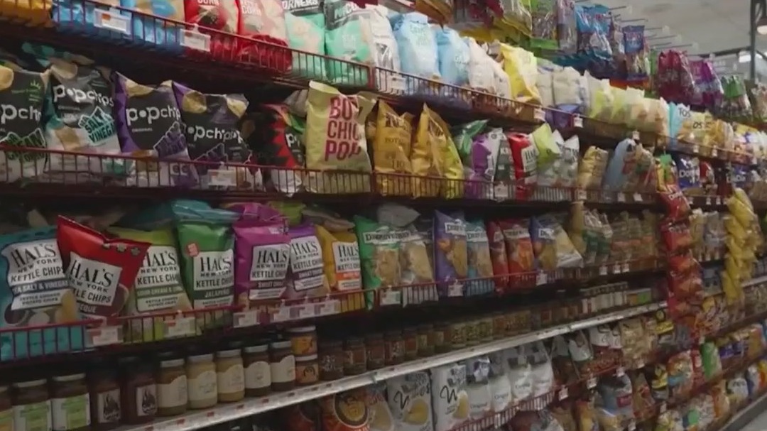 Video thumbnail for Ultra-processed foods tied to 124K premature deaths in U.S.