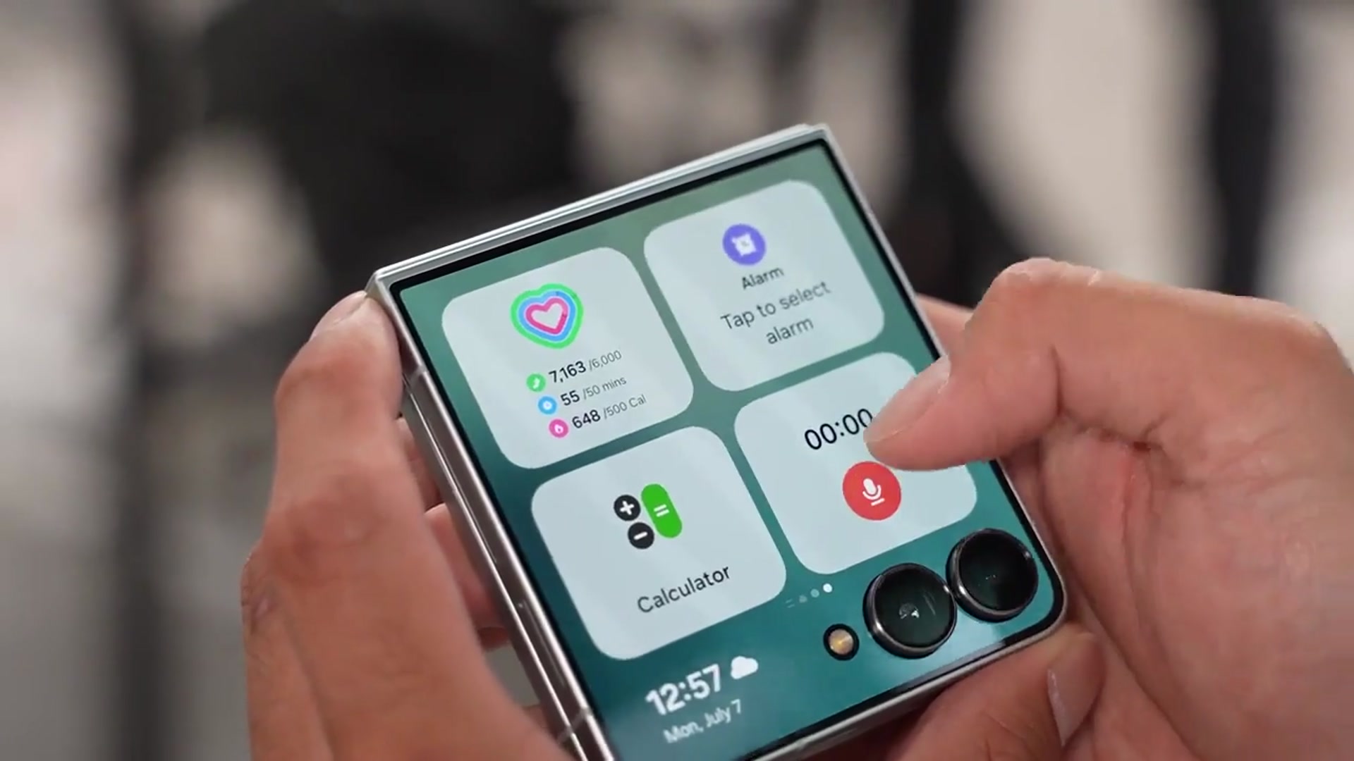 'Video thumbnail for Galaxy Z Flip 7 + FE Review'