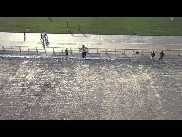 Video thumbnail for Subiendo Gradas en Polideportivo