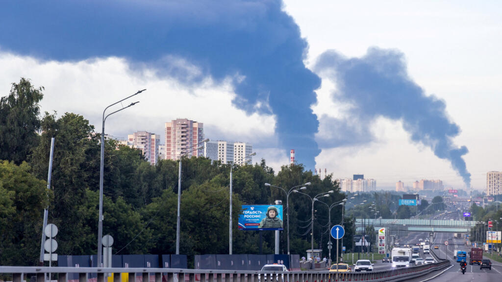 Video thumbnail for Ukraine fires 400 missiles at Moscow after deadly Russian attacks