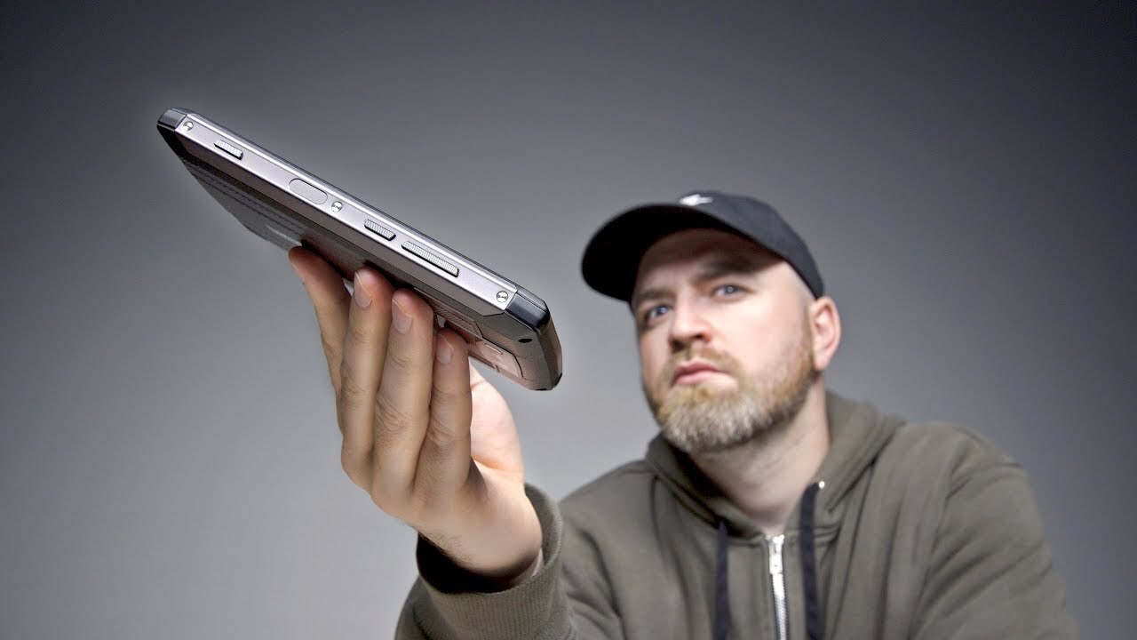 Video thumbnail for This Unique Smartphone Is Fat For A Reason...