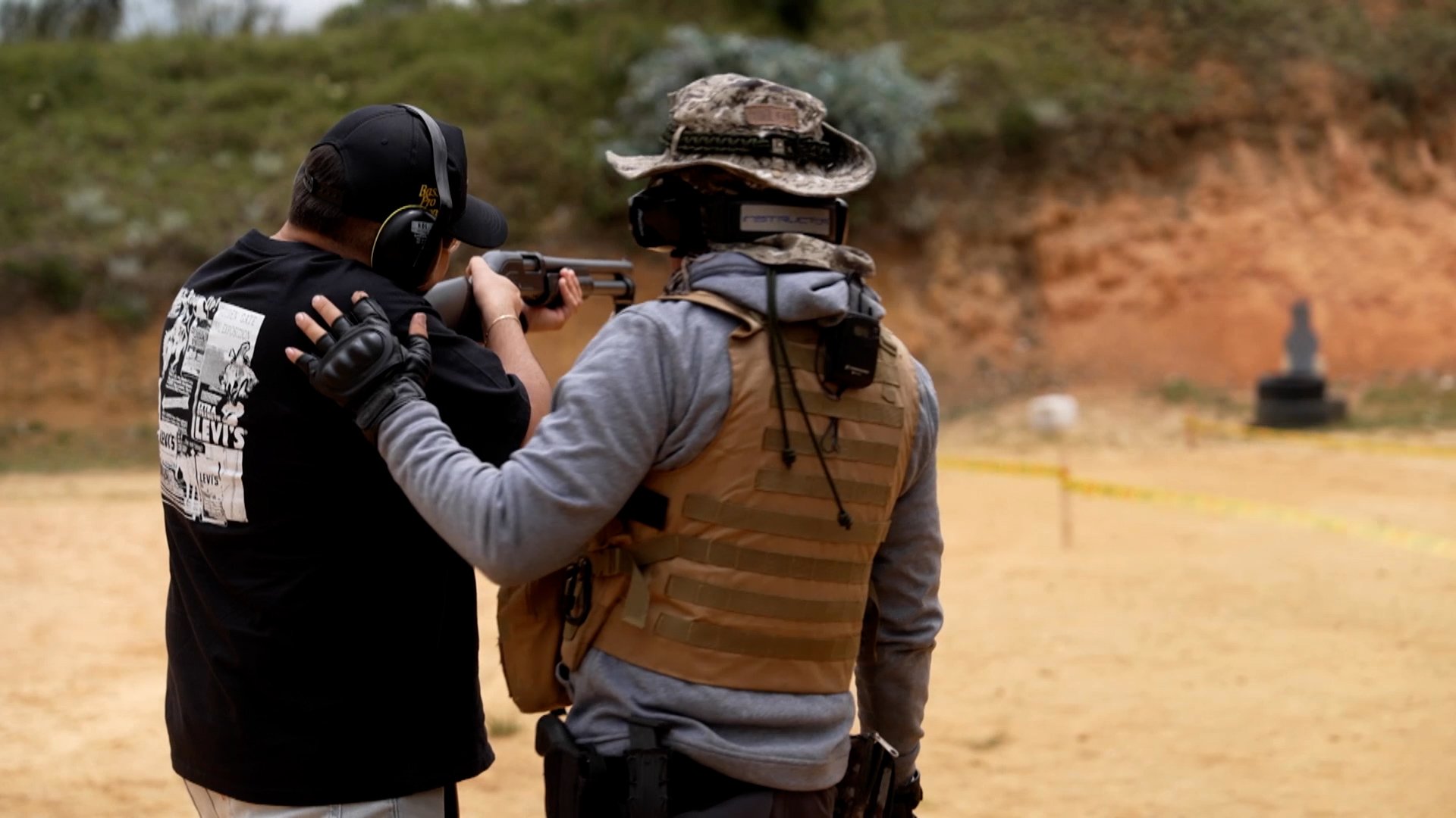 Video thumbnail for Colombia eases gun restrictions despite fears of more violence