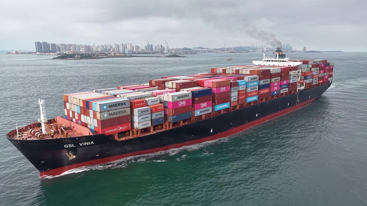 Video thumbnail for China: Jiaozhou Bay Waterway Containers Transportation 2.