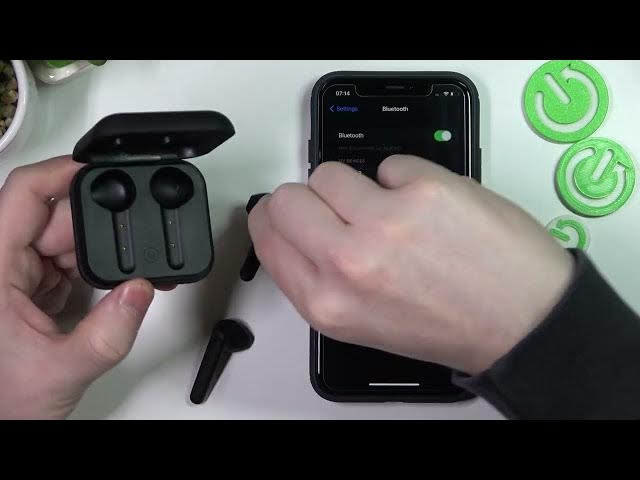 Video thumbnail for Urbanista Stockholm Plus Earbuds - How To Enter Pairing Mode